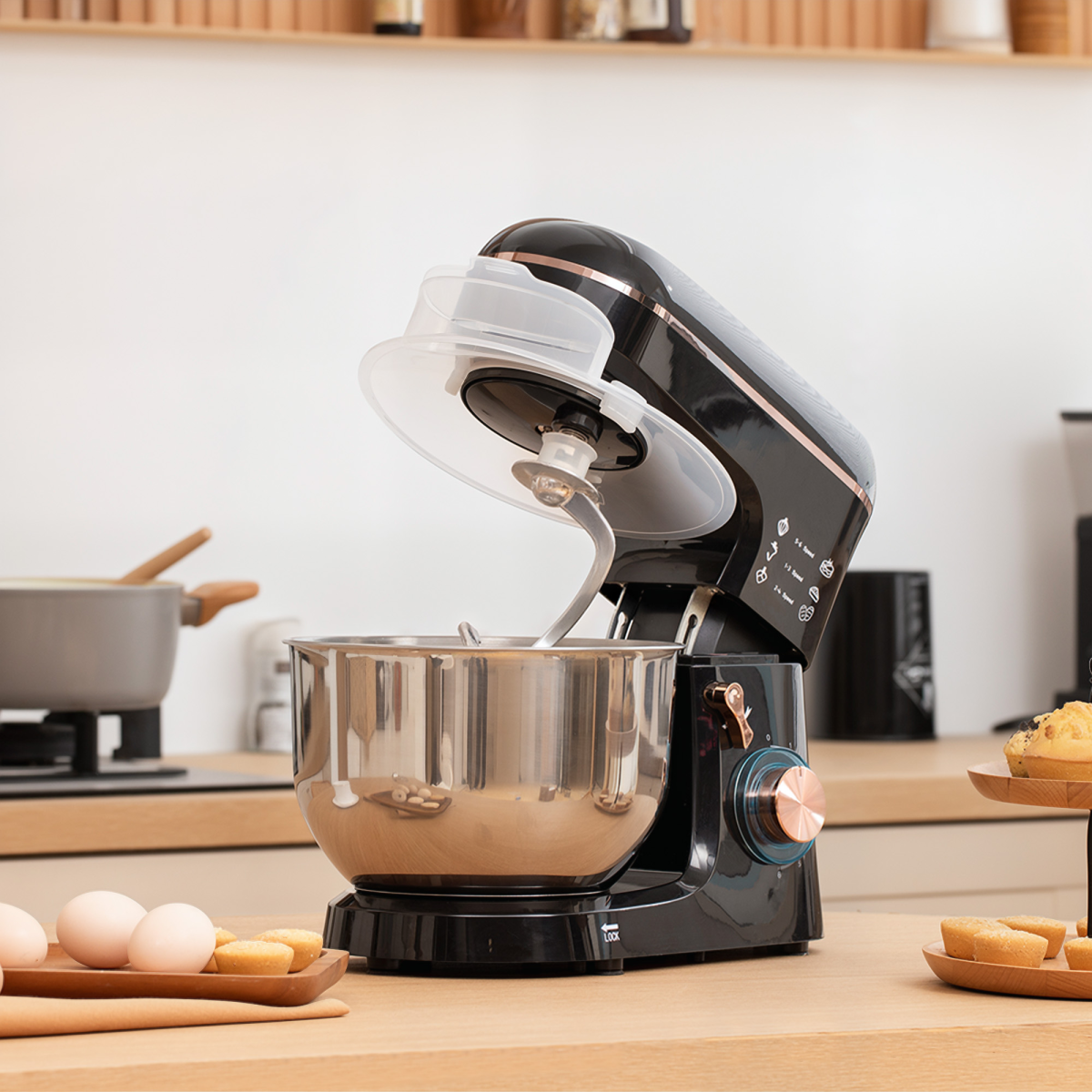 Powerful 1400W Stand Mixer with 5L Bowl & Versatile Speed Settings